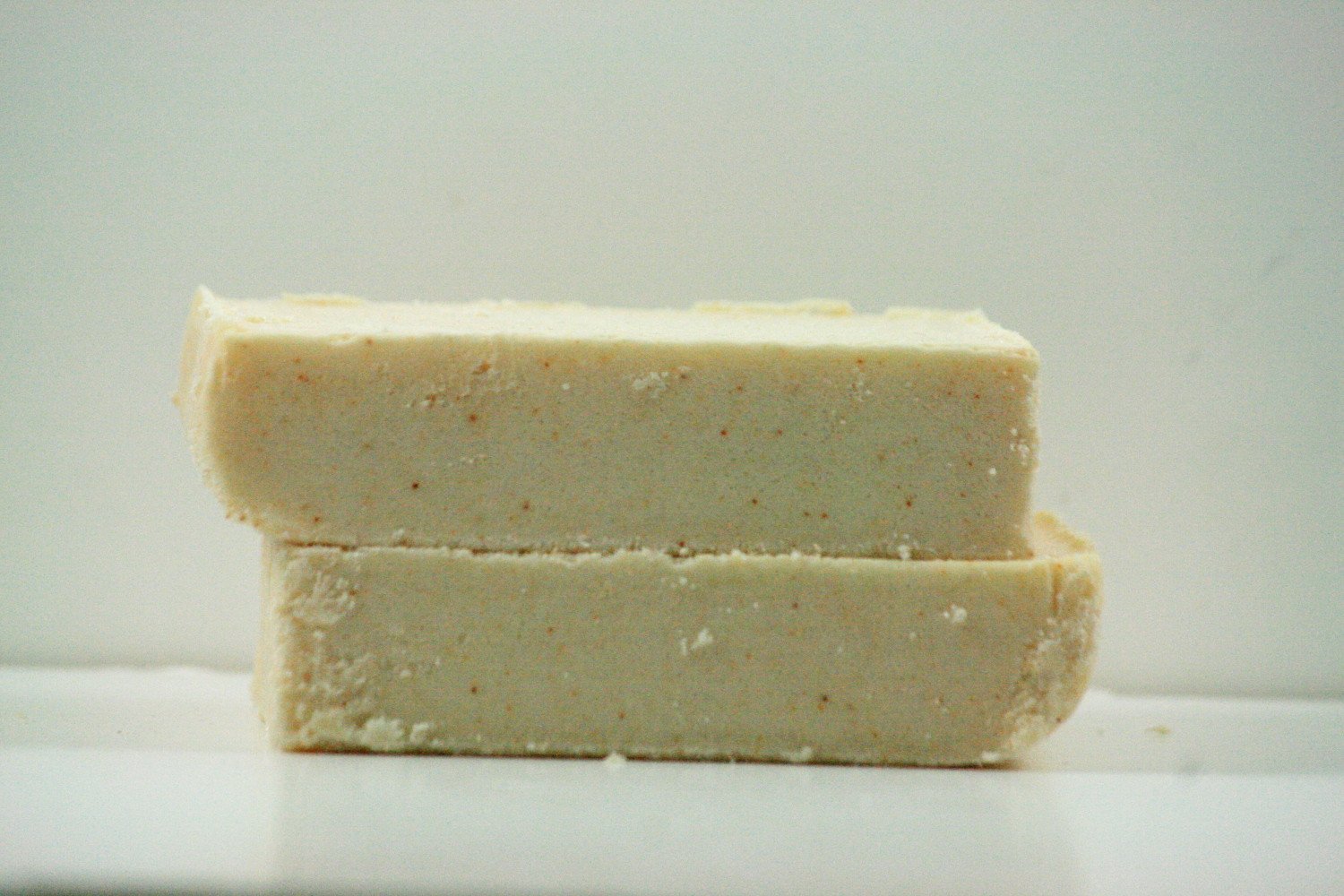 Lemongrass Sea Salt Bar - giftsforintroverts.com